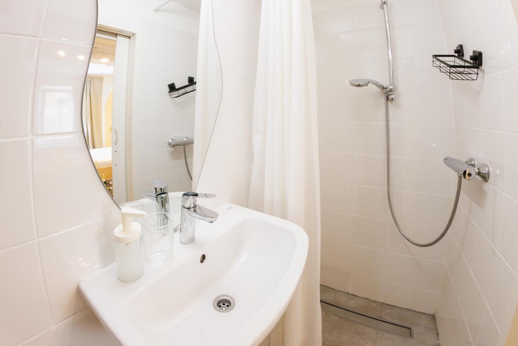 Plutus Apartments And Rooms With Free Parking Koper Exterior foto